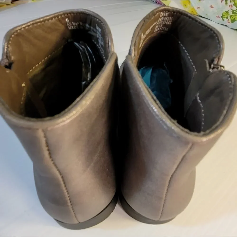 Cat & Jack Big Girl Pewter Zip up Booties sz 6